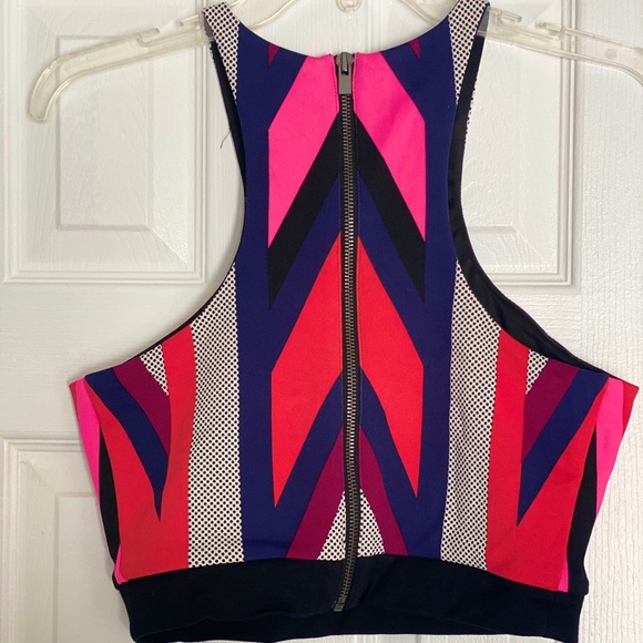 Medium Express crop top - Picture 2 of 3